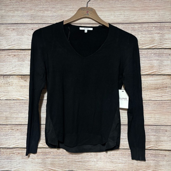 ALFRED SUNG Tops - ALFRED SUNG Black V-Neck Long Sleeve Layered-Hem Top